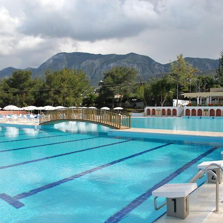 Uptown Bueyuek Anadolu Girne Hotel Exterior foto