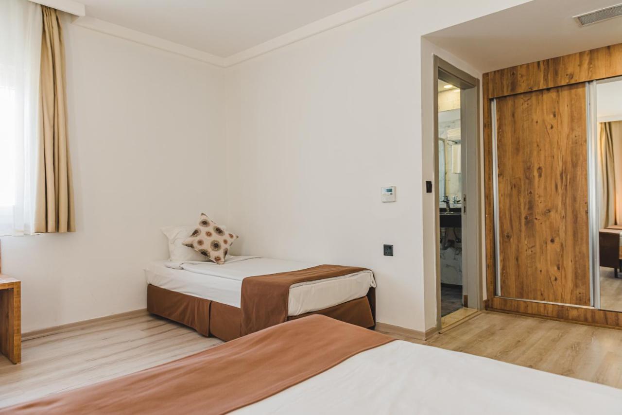 Uptown Bueyuek Anadolu Girne Hotel Exterior foto