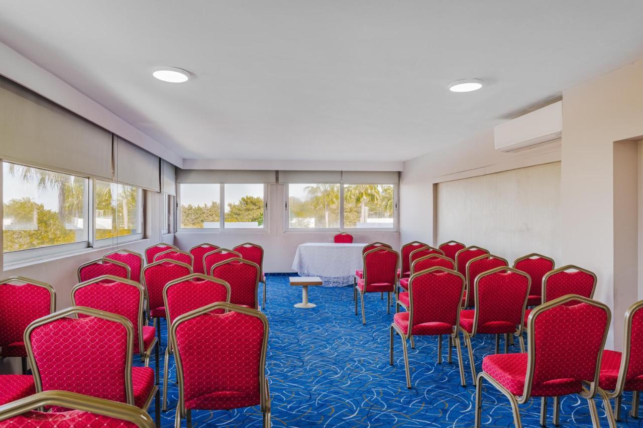 Uptown Bueyuek Anadolu Girne Hotel Exterior foto