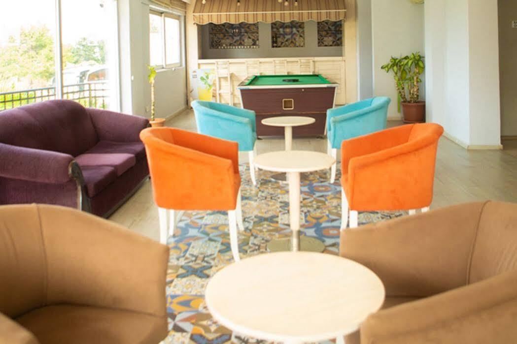 Uptown Bueyuek Anadolu Girne Hotel Exterior foto
